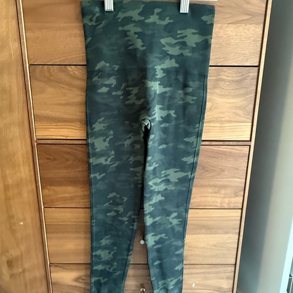 SPANX Women's Look At Me Now Leggings - Picture 3 of 5